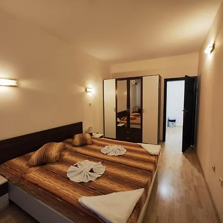 Europroperties Yalta * Golden Sands