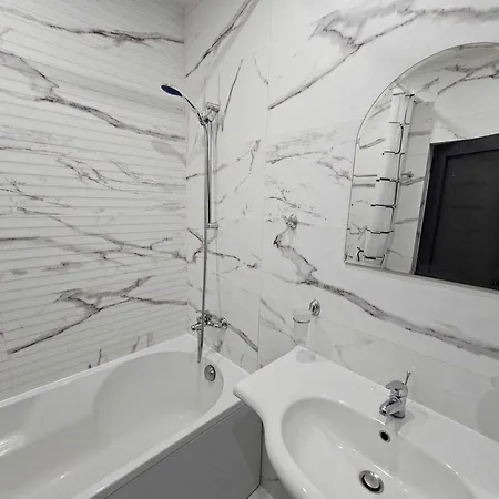 Europroperties Yalta * Golden Sands