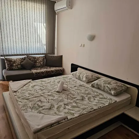 Europroperties Yalta * Golden Sands